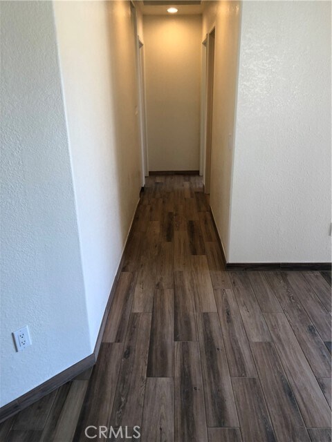 Building Photo - 1033 W King St