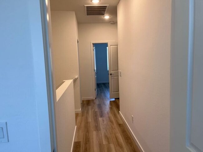 Building Photo - TOWN HOME WITH COMMUNITY POOL , GATED COMM...