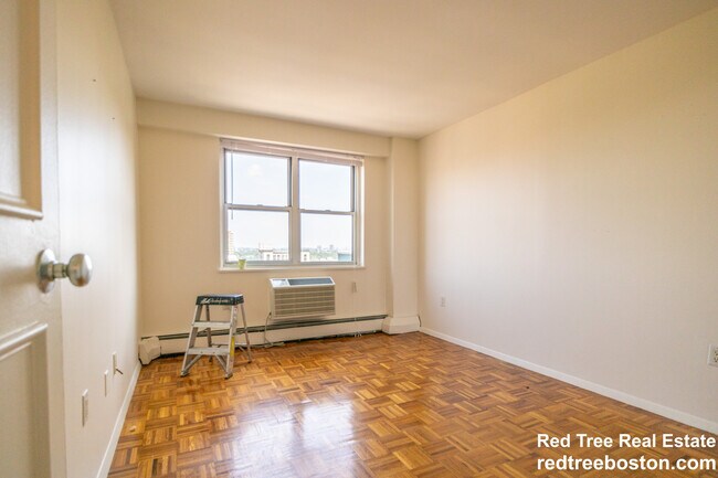 Building Photo - 175 Freeman St