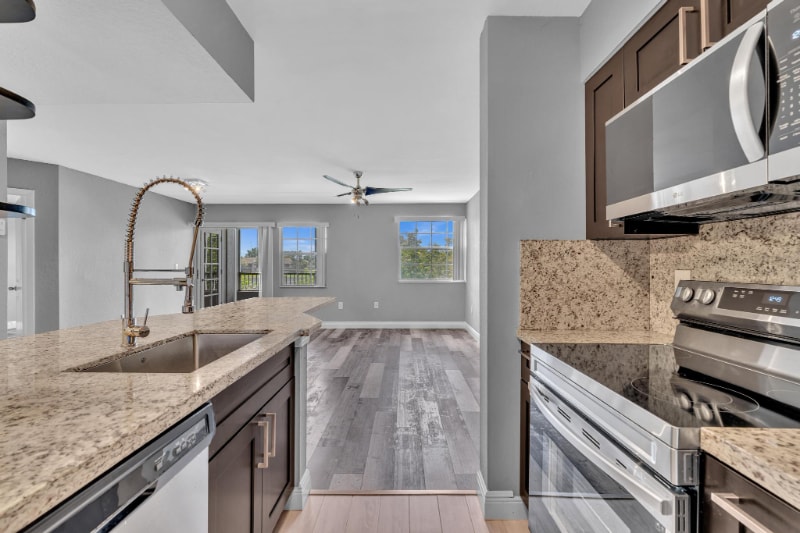 Building Photo - 2850 N Oakland Forest Dr