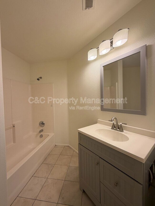 Building Photo - 1279 Gorge Run Wy