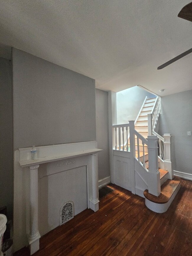 Building Photo - Beautiful 4-Bedroom Home with Central Air, Gas Heating  Laundry