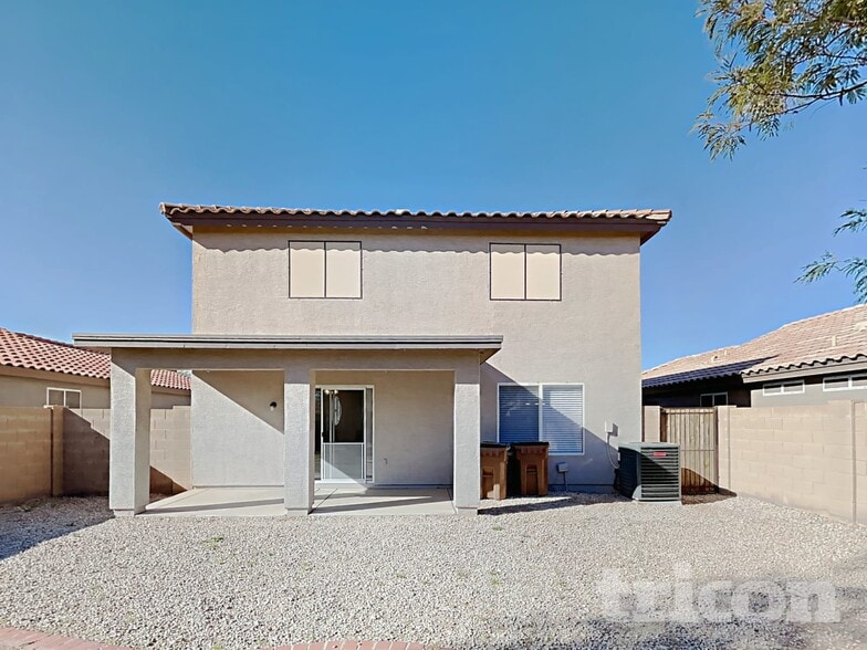 Building Photo - 999 E Stardust Way