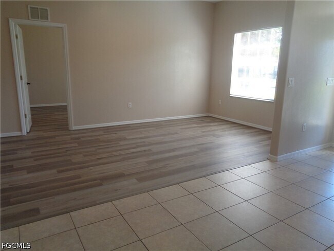 Building Photo - 2463 Nature Pointe Loop