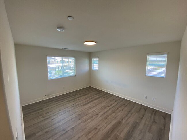 Building Photo - 1824 Blue Sage Ln
