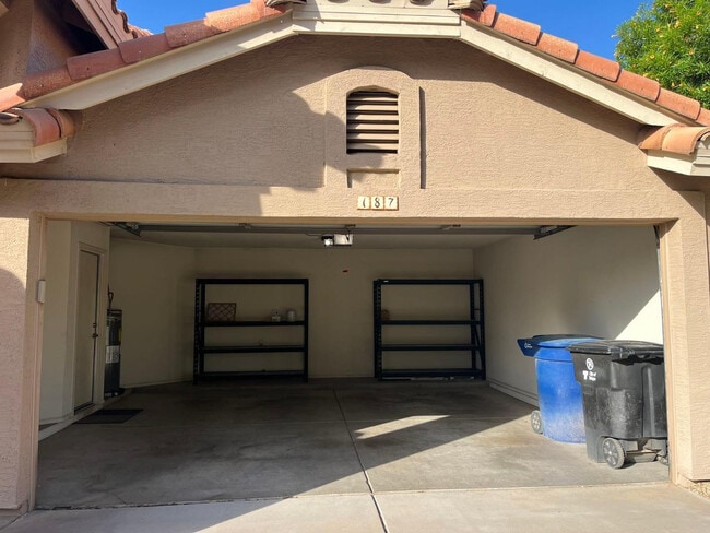 Building Photo - 187 W Amanda Ln