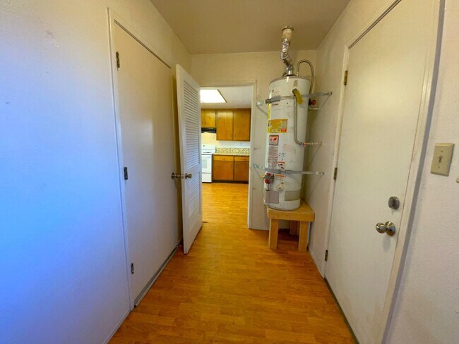 Building Photo - 302 Lovell Way