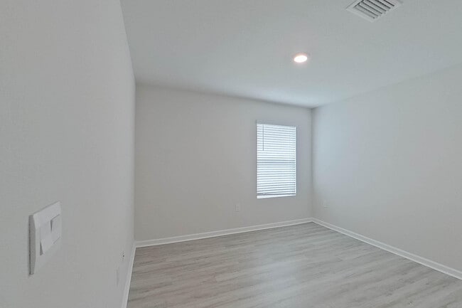 Building Photo - 4702 Malay Cir