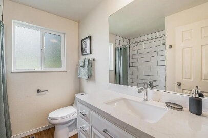 Building Photo - **FIRST MONTH FREE**!!  Immacutate, FULLY FURNISHED 2-Bed - 1 Bath Duplex with Garage & Fenced Ya...