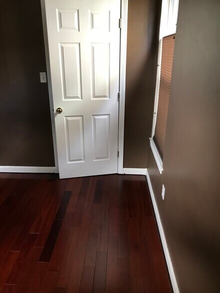 Building Photo - 16 Bowstring Way