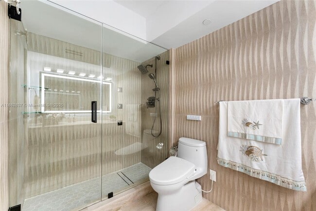 Building Photo - 5900 Collins Ave