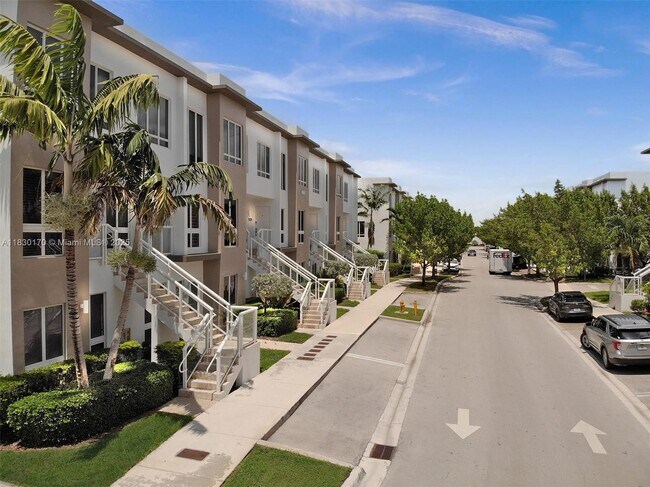 Building Photo - 10255 NW 63rd Terrace