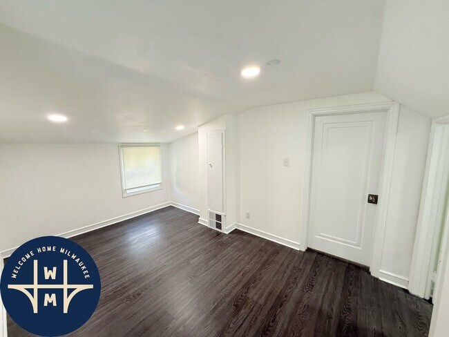 Building Photo - 5256 N 51st Blvd