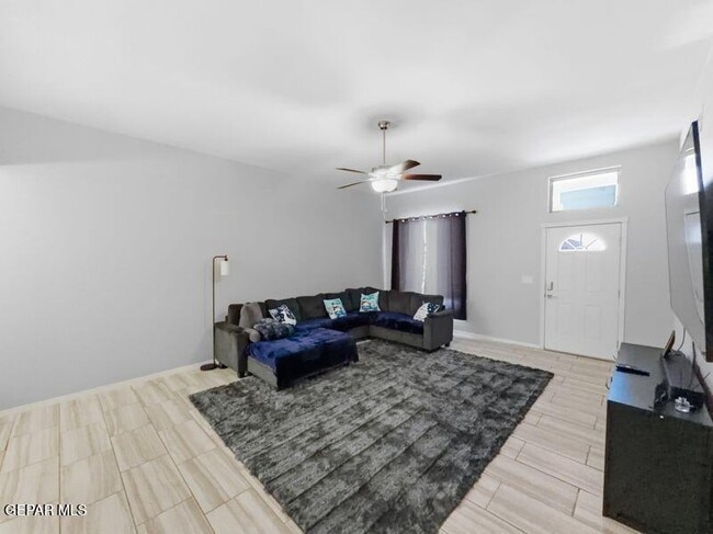 Building Photo - 13828 Summer Story Ave