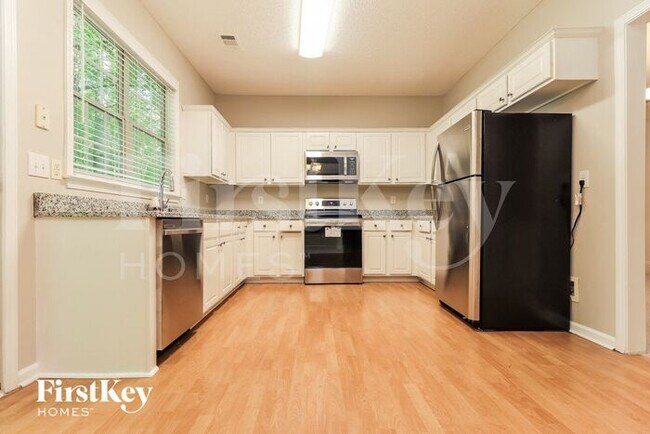 Building Photo - 4006 Maple Ridge Ln NW