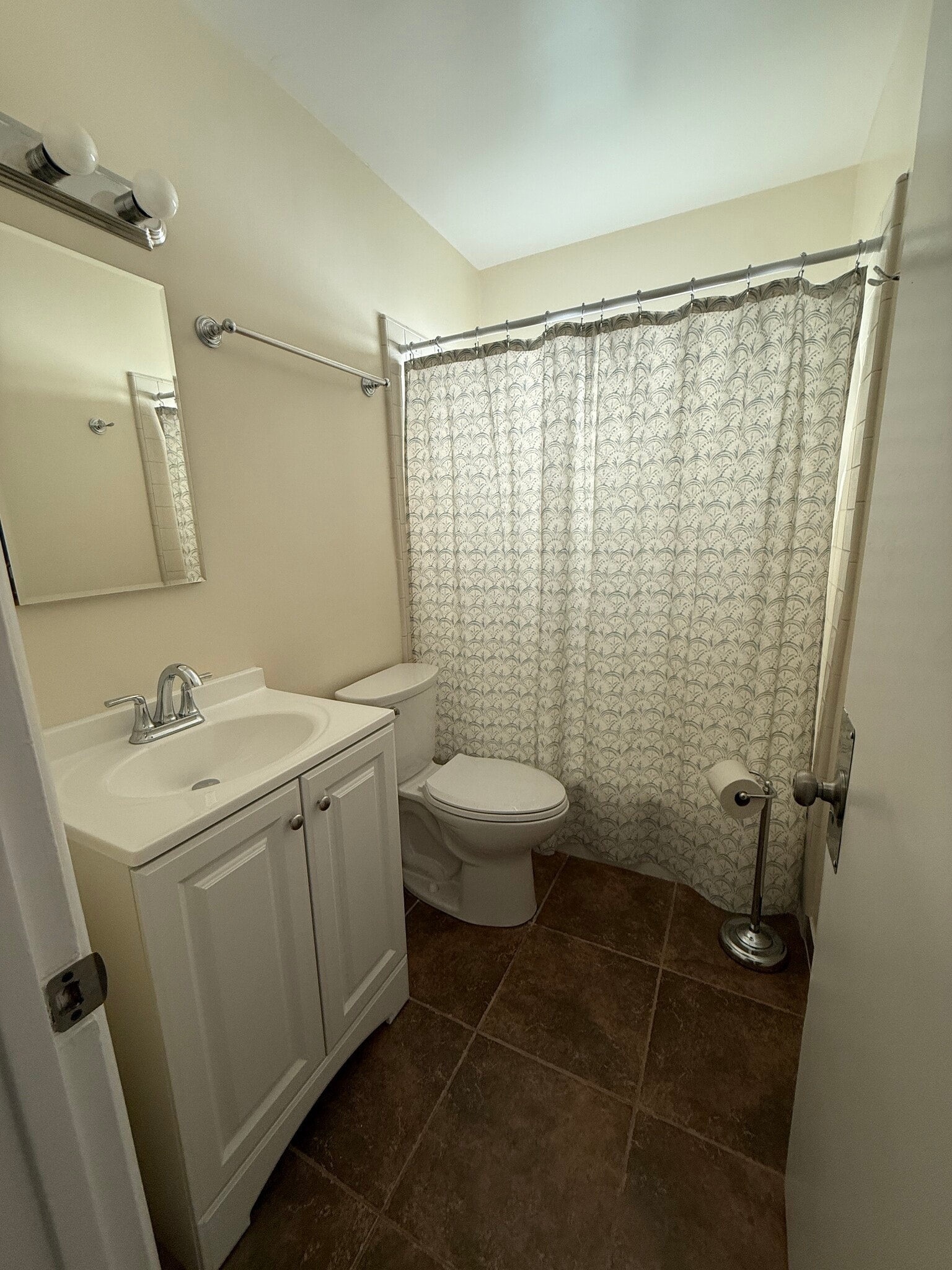 Building Photo - 145 Normandie Ave