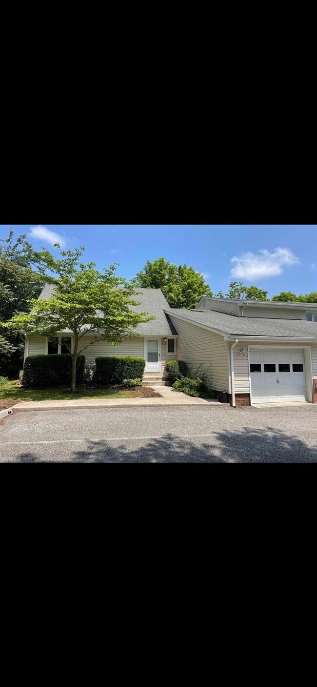 Primary Photo - 419 New Kent Rd