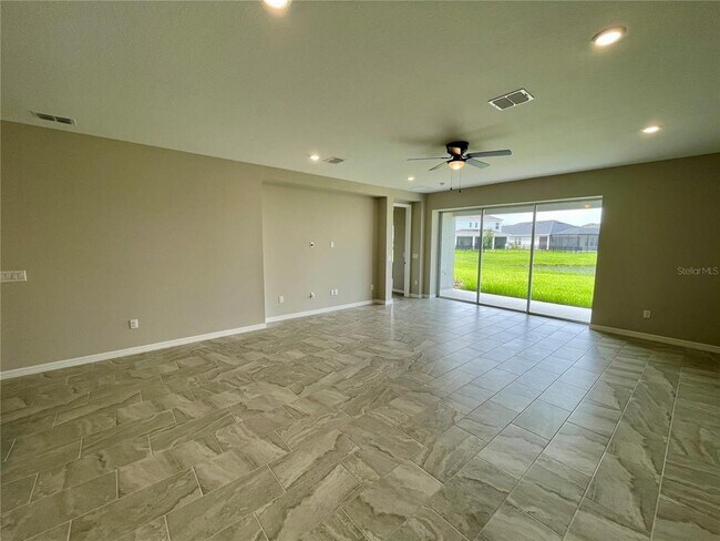 Building Photo - 5929 Oakhaven Ln