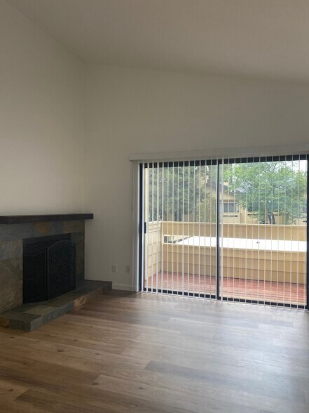 Building Photo - 1504 Woodlake Dr