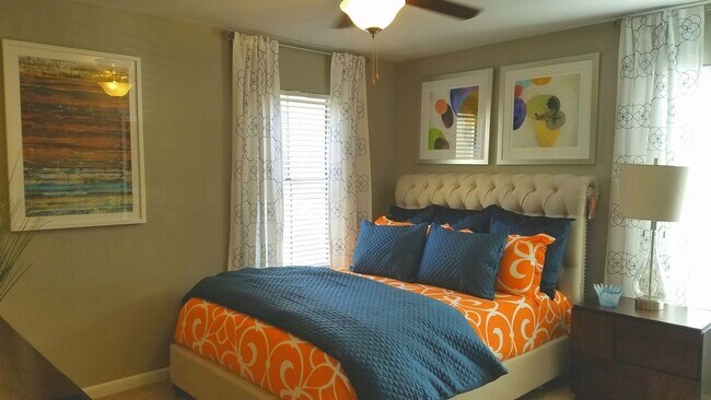 Building Photo - 10250 Lands End Dr