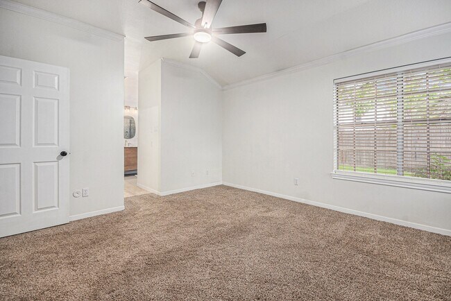 Building Photo - 14335 Fair Knoll Way