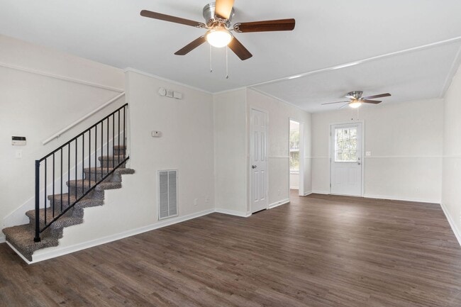 Building Photo - 685 Artic Ave