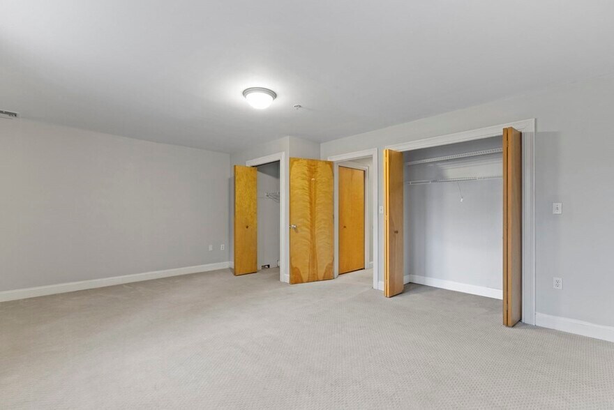 Building Photo - 877 Harrison Ave