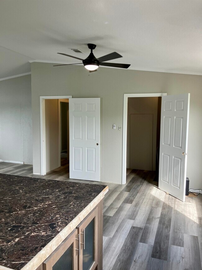 Building Photo - 2203 25th St