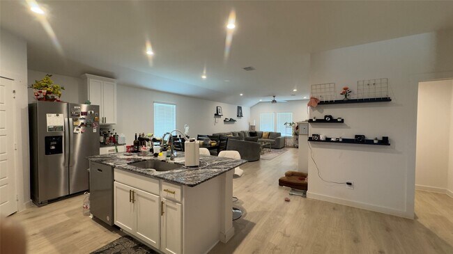 Building Photo - 7834 Calabria Dr