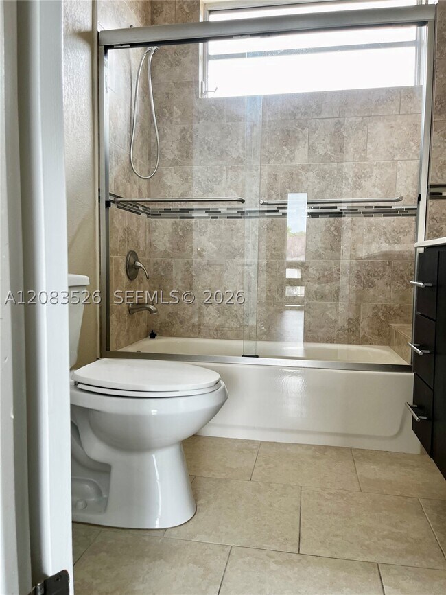 Building Photo - 7015 SW 111th Pl