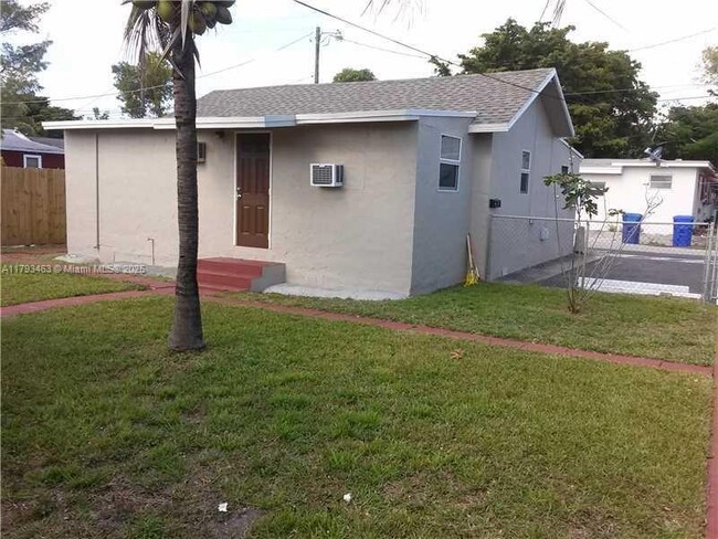 Building Photo - 1711 McKinley St