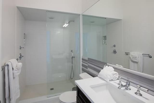 Building Photo - 533 Dumaine St