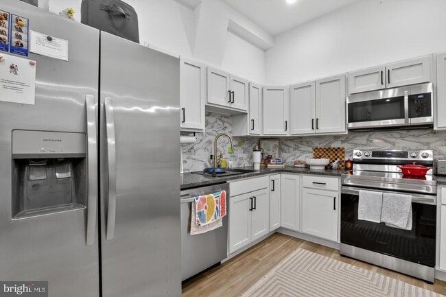 Building Photo - 1415 Locust St