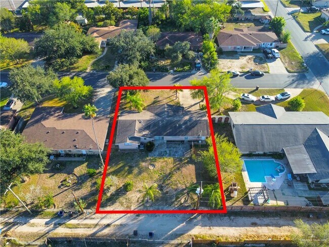 Building Photo - 21 E Walnut Ave