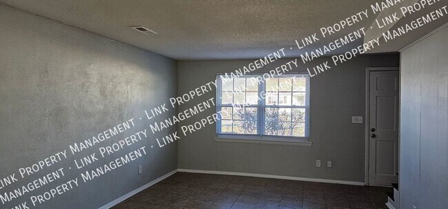 Building Photo - 1638 Keeble St