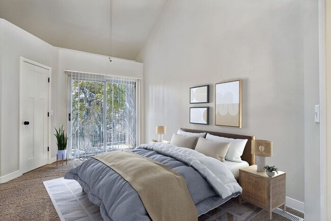 Building Photo - Spacious 2 Bed 1.5 Bath Townhome in Murray...