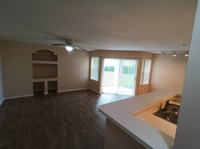 Building Photo - 7330 Westpointe Blvd