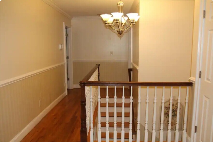 Building Photo - 189 Newport Rd