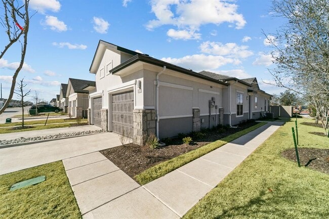 Building Photo - 865 Limmer Loop