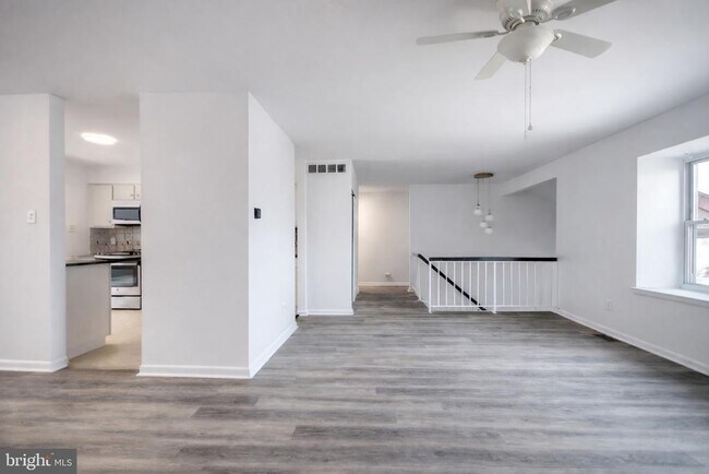 Building Photo - 49 Brambling Ln