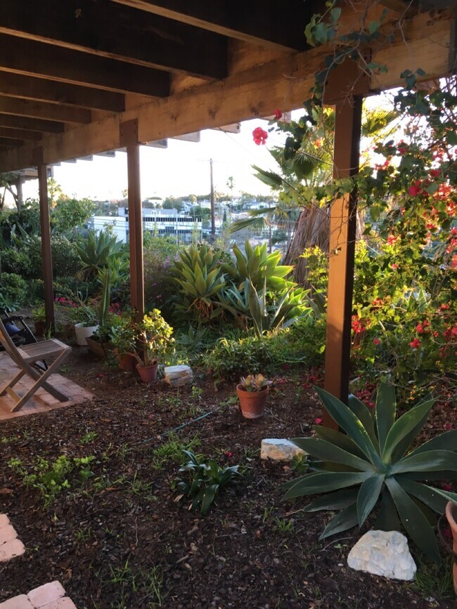 Building Photo - 8301 Zitola Ter