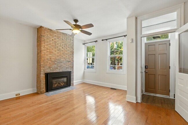 Building Photo - 877 W Lombard St
