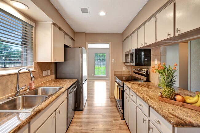 Building Photo - 3826 Willow Springs Ln