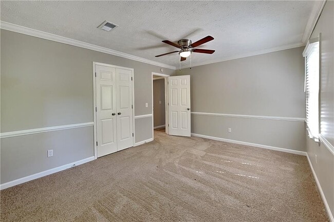 Building Photo - 2406 Southern Oak Dr SW