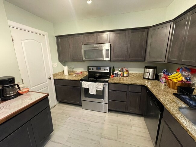 Building Photo - Virginia Beach Gem – 3 Bed, 2.5 Bath with ...