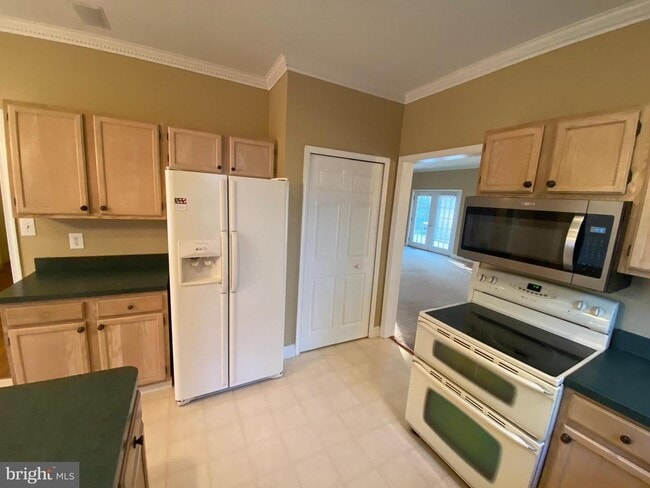 Building Photo - 47 Pikeview Dr