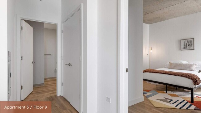 Building Photo - 853 W Blackhawk St