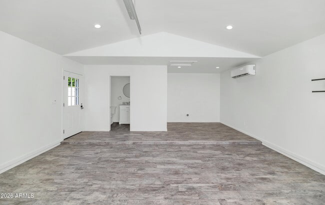 Building Photo - 114 W Windsor Ave