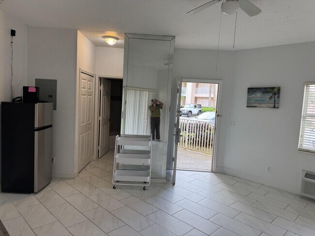 Building Photo - 10057 Perfect Dr