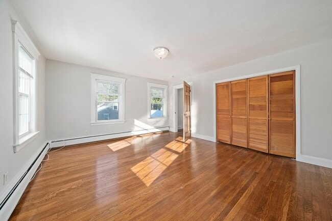 Building Photo - 44 Elm St